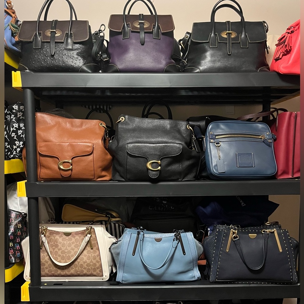 Handbags For Sale Live Auction  3/22/26 6:00 pm